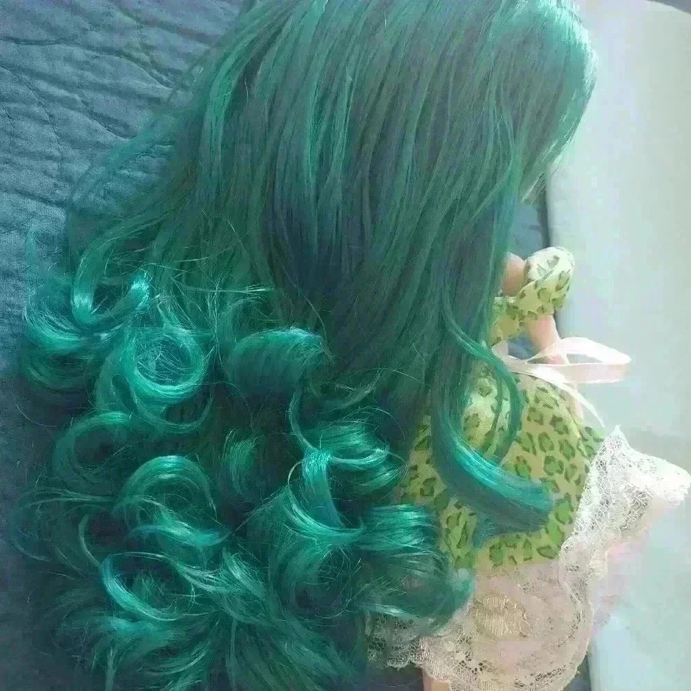 Custom Blythe Doll "Esmeralda" - Picture 4 of 12